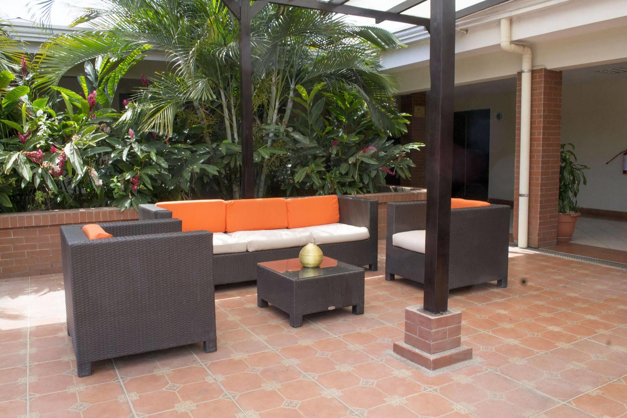 צ'יננדגה Farallones Hotel מראה חיצוני תמונה